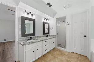 107 Forest Ct, Conroe, TX 77356 - Photo 17