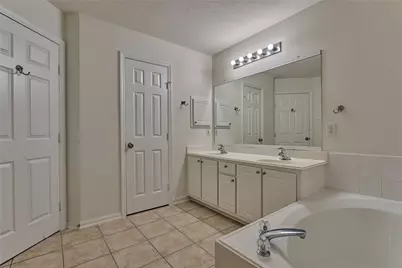66 Valley Oaks Circle, The Woodlands, TX 77382 - Photo 35