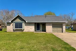 1415 Avenue E, Danbury, TX 77534 - Photo 1