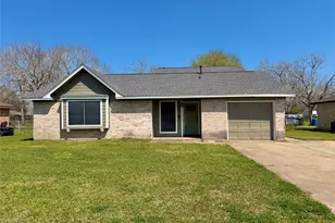 1415 Avenue E, Danbury, TX 77534 - Photo 1