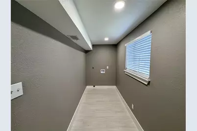 1415 Avenue E, Danbury, TX 77534 - Photo 11