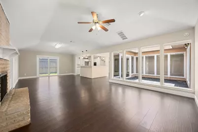 9232 Vickijohn Drive, Houston, TX 77031 - Photo 7