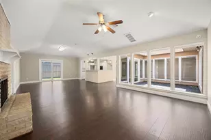 9232 Vickijohn Dr, Houston, TX 77031 - Photo 7