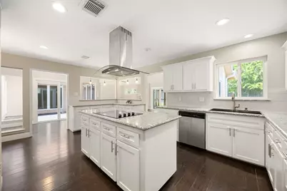 9232 Vickijohn Drive, Houston, TX 77031 - Photo 11