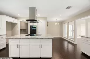 9232 Vickijohn Dr, Houston, TX 77031 - Photo 13
