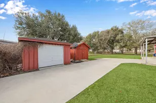 2636 Lily St, Pasadena, TX 77503 - Photo 9
