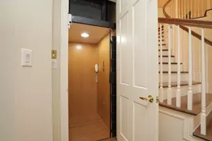 106 N Wynden Estates Ct, Houston, TX 77056 - Photo 25