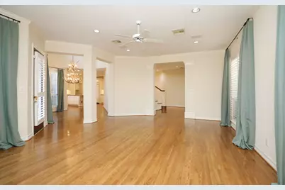 106 N Wynden Estates Court, Houston, TX 77056 - Photo 21