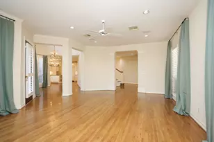 106 N Wynden Estates Ct, Houston, TX 77056 - Photo 21