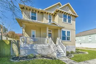 1815 28th St, Galveston, TX 77550 - Photo 1