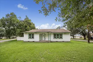 707 Oleander, Sealy, TX 77474 - Photo 1