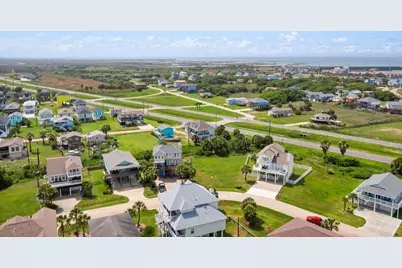 13944 Pirates Beach Boulevard, Galveston, TX 77554 - Photo 3