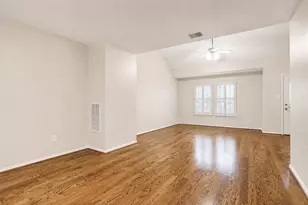934 E Heights Hollow Ln, Houston, TX 77007 - Photo 5