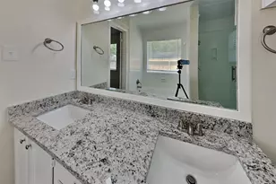 2631 Sherwood Hollow Ln, Houston, TX 77339 - Photo 9