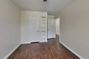 2631 Sherwood Hollow Ln, Houston, TX 77339 - Photo 11