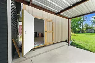 7610 Touchstone St, Houston, TX 77028 - Photo 15