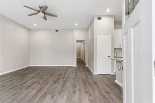 1321 E 35th St, Houston, TX 77022 - Photo 3
