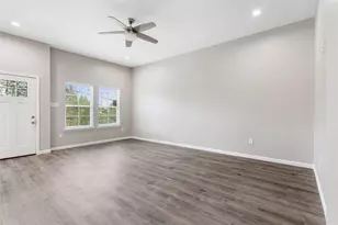 1321 E 35th St, Houston, TX 77022 - Photo 9