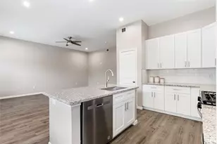 1321 E 35th St, Houston, TX 77022 - Photo 7