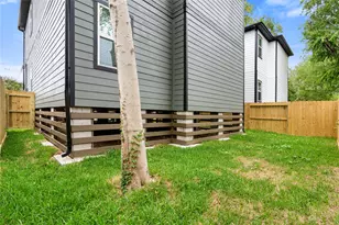 1321 E 35th St, Houston, TX 77022 - Photo 25