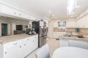 2211 River Falls Dr, Kingwood, TX 77339 - Photo 13