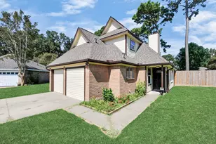 343 Brompton Ct, Highlands, TX 77562 - Photo 3