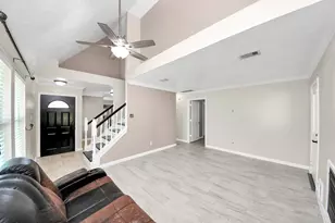 343 Brompton Ct, Highlands, TX 77562 - Photo 9