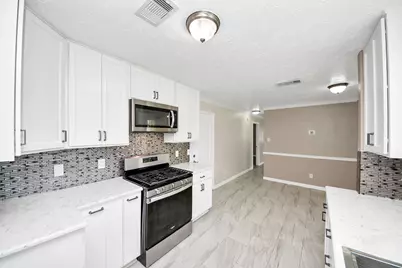 343 Brompton Court, Highlands, TX 77562 - Photo 15