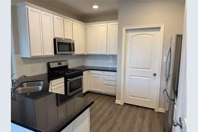 717 High Oaks, Bellville, TX 77418 - Photo 3