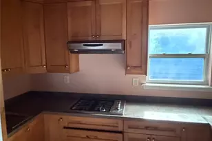 303 Magnusson Ave, Palacios, TX 77465 - Photo 9