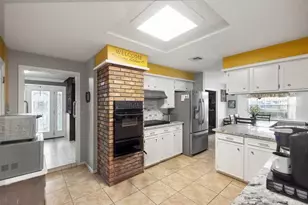 2718 Lufkin Ln, Deer Park, TX 77536 - Photo 9