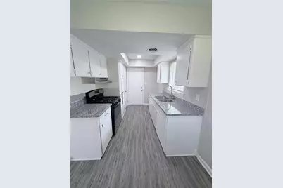 7705 Parker Road, Houston, TX 77016 - Photo 9