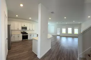 9807 Keystone Meadows, Baytown, TX 77521 - Photo 11