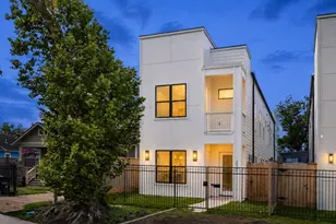 227 E 26th St, Houston, TX 77008 - Photo 1