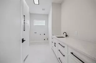 227 E 26th St, Houston, TX 77008 - Photo 33