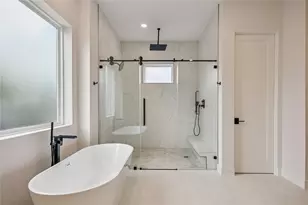 227 E 26th St, Houston, TX 77008 - Photo 21