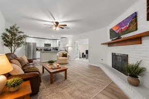 209 Summit Dr, Conroe, TX 77303 - Photo 1