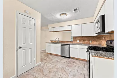 426 Corley Drive, Highlands, TX 77562 - Photo 11