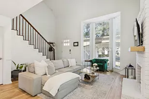 525 W 30th St, Houston, TX 77018 - Photo 3