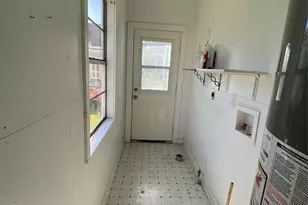 614 13th St, Galveston, TX 77550 - Photo 11