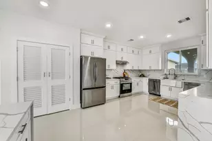 9208 W Bay Rd, Galveston, TX 77554 - Photo 19