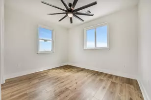 9208 W Bay Rd, Galveston, TX 77554 - Photo 37