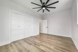 9208 W Bay Rd, Galveston, TX 77554 - Photo 31