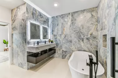 9208 W Bay Road, Galveston, TX 77554 - Photo 31