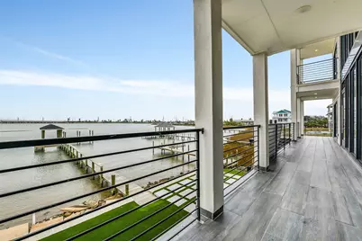 9208 W Bay Road, Galveston, TX 77554 - Photo 25