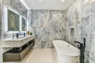 9208 W Bay Rd, Galveston, TX 77554 - Photo 5