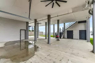 9208 W Bay Rd, Galveston, TX 77554 - Photo 35