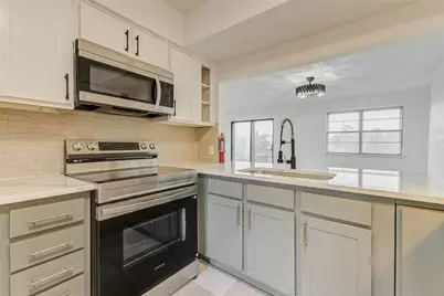 2135 Casa Rio Circle, Dickinson, TX 77539 - Photo 9