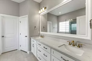 218 Debbie Ln, San Leon, TX 77539 - Photo 17