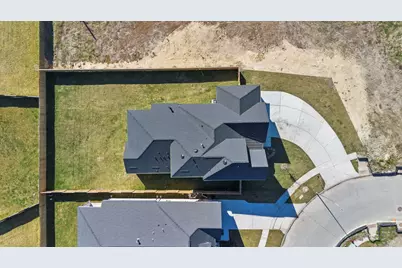 15031 Mission Avenue, Mont Belvieu, TX 77523 - Photo 5